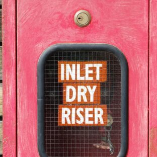 Dry riser inlet box