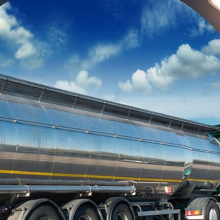 Tanker truck for liquid transport